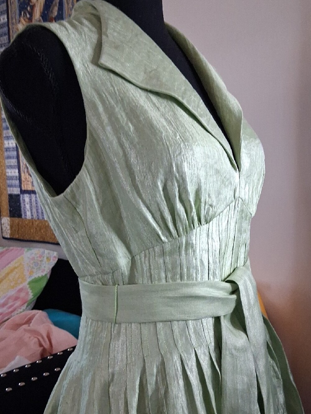 Maggy London Light Green Sleeveless Midi Dress with Self-Tie Waist - Picture 4 of 15